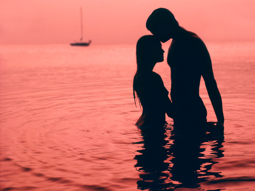 1beach-love-couple-silhouette.jpg