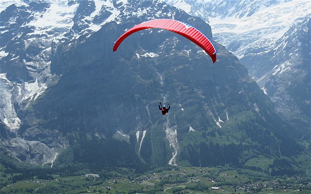 paragliding_1764858b.jpg