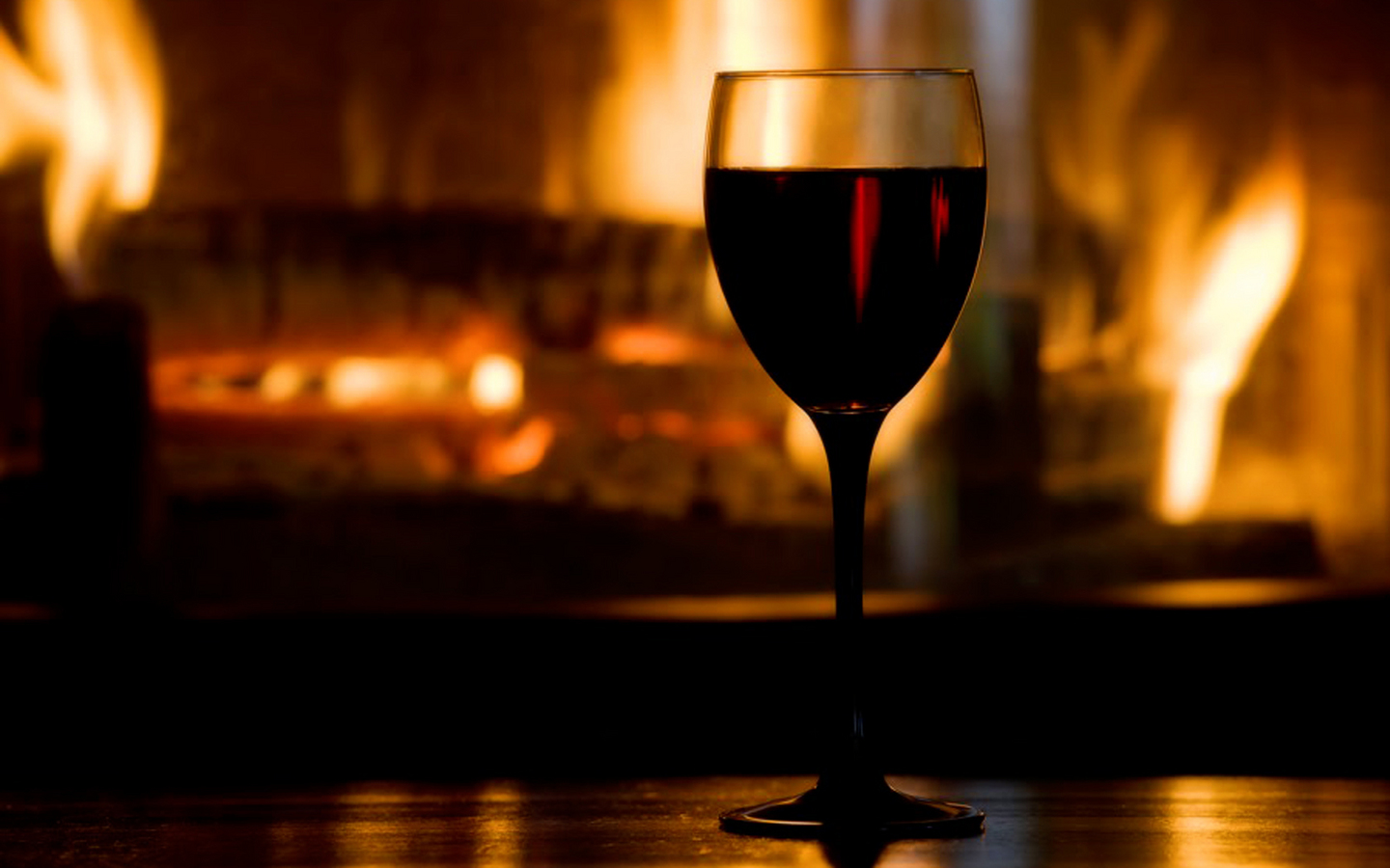 1285394055_1440x900_red-wine-and-fireplace.jpg